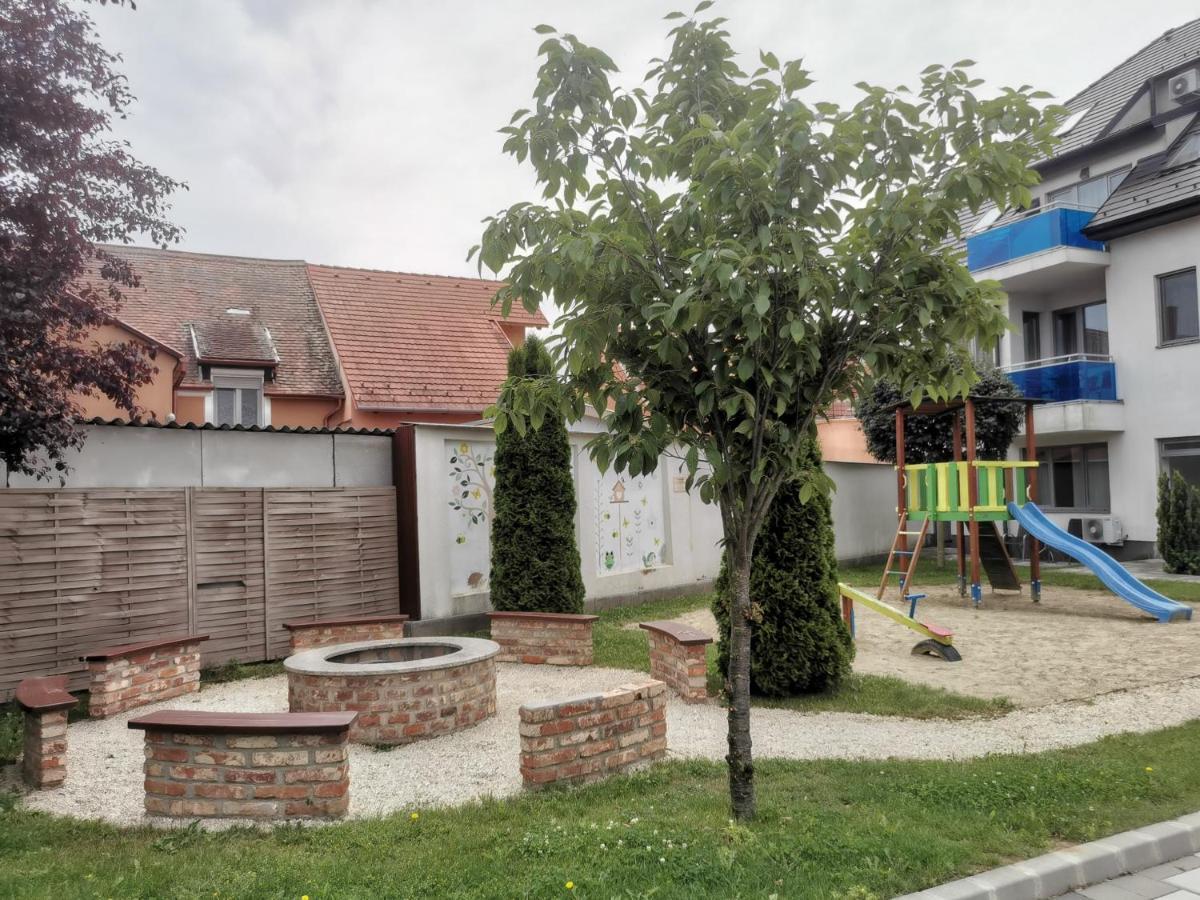 Szabo Lux Apartman Sarvar Exterior photo